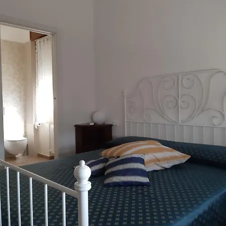 La Casa Della Nonna Bed & Breakfast 3*